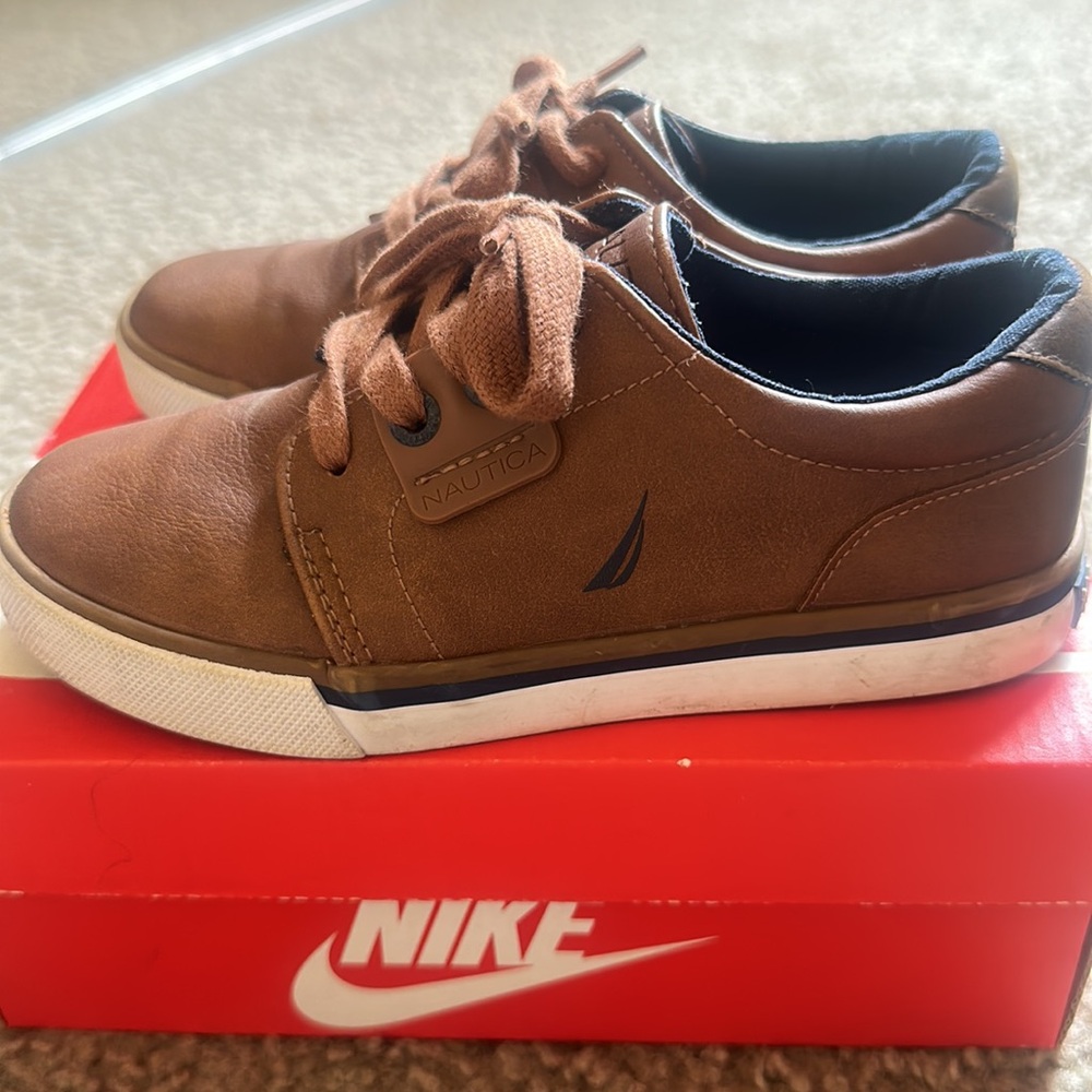 Kids Nautica Brown Dress Shoes with Smooth Leather Finish - Picture 4 of 5